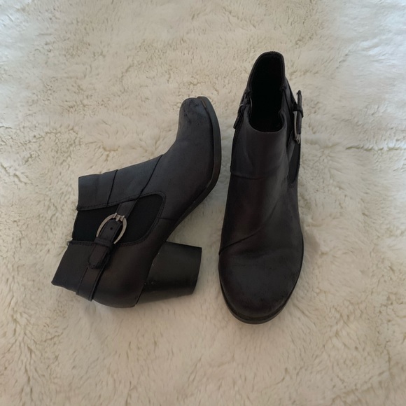 BareTraps Shoes - Baretraps Leather Booties - Black